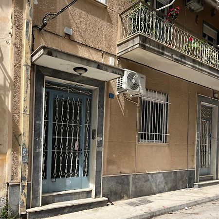 Ζεστή Φωλίτσα Στο Κέντρο. Apartment Athens Luaran gambar