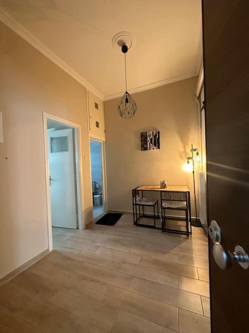 Ζεστή Φωλίτσα Στο Κέντρο. Apartment Athens Luaran gambar