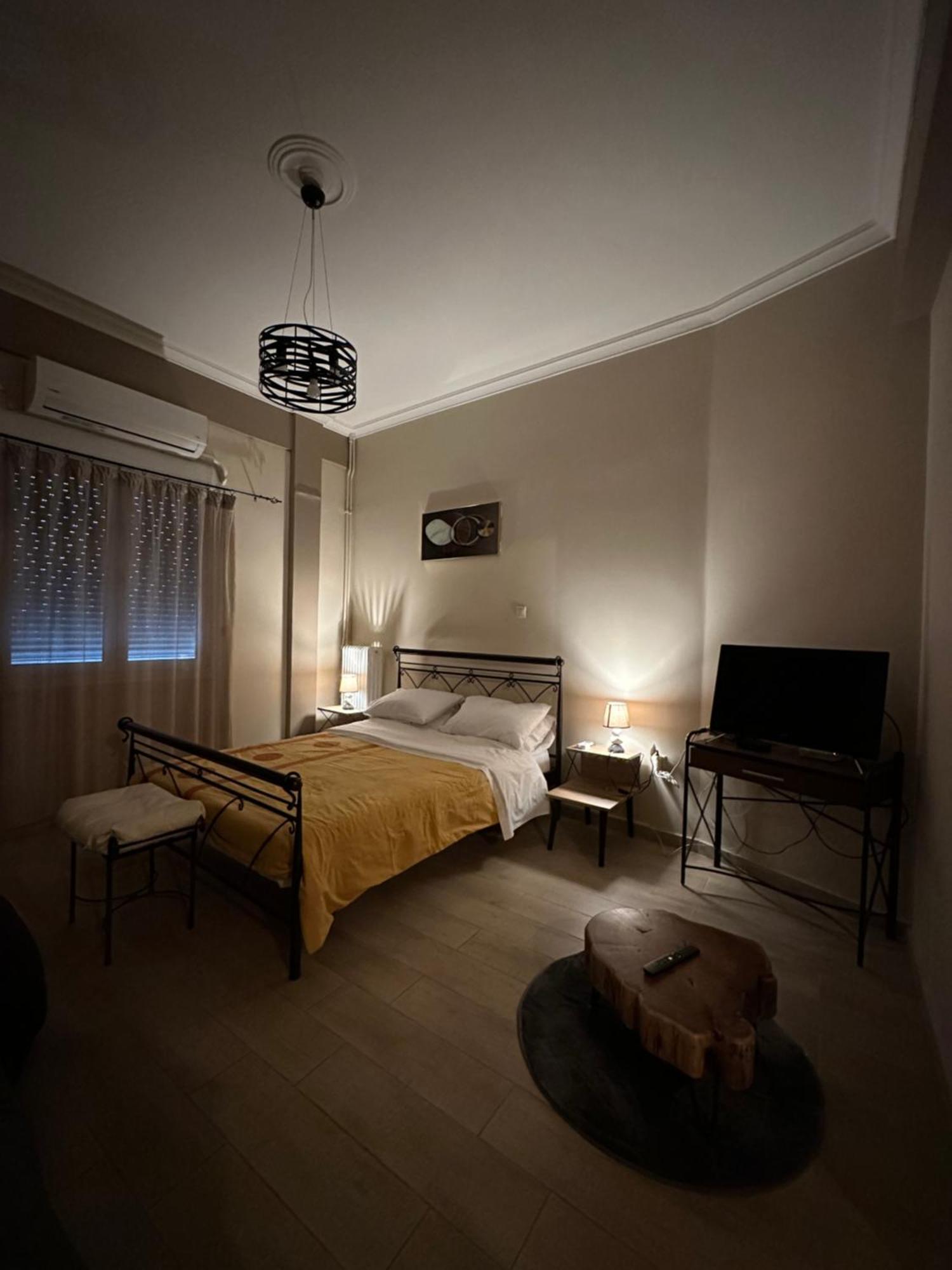 Ζεστή Φωλίτσα Στο Κέντρο. Apartment Athens Luaran gambar